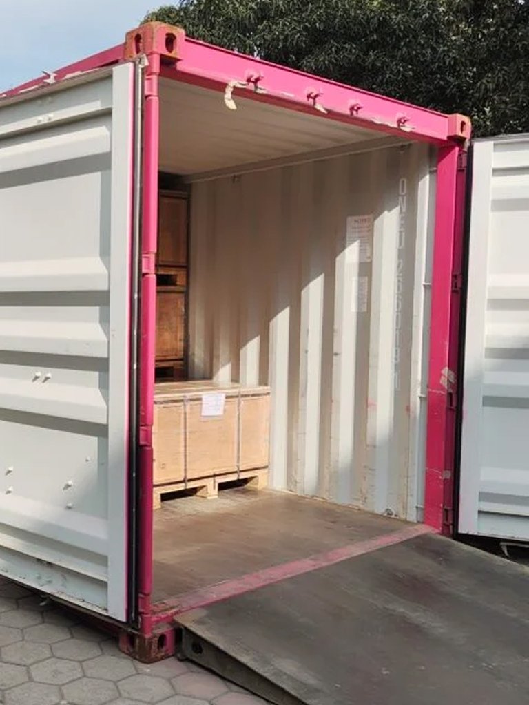 container packed with trailer parts ready for dispatch international shipment OEM supplier